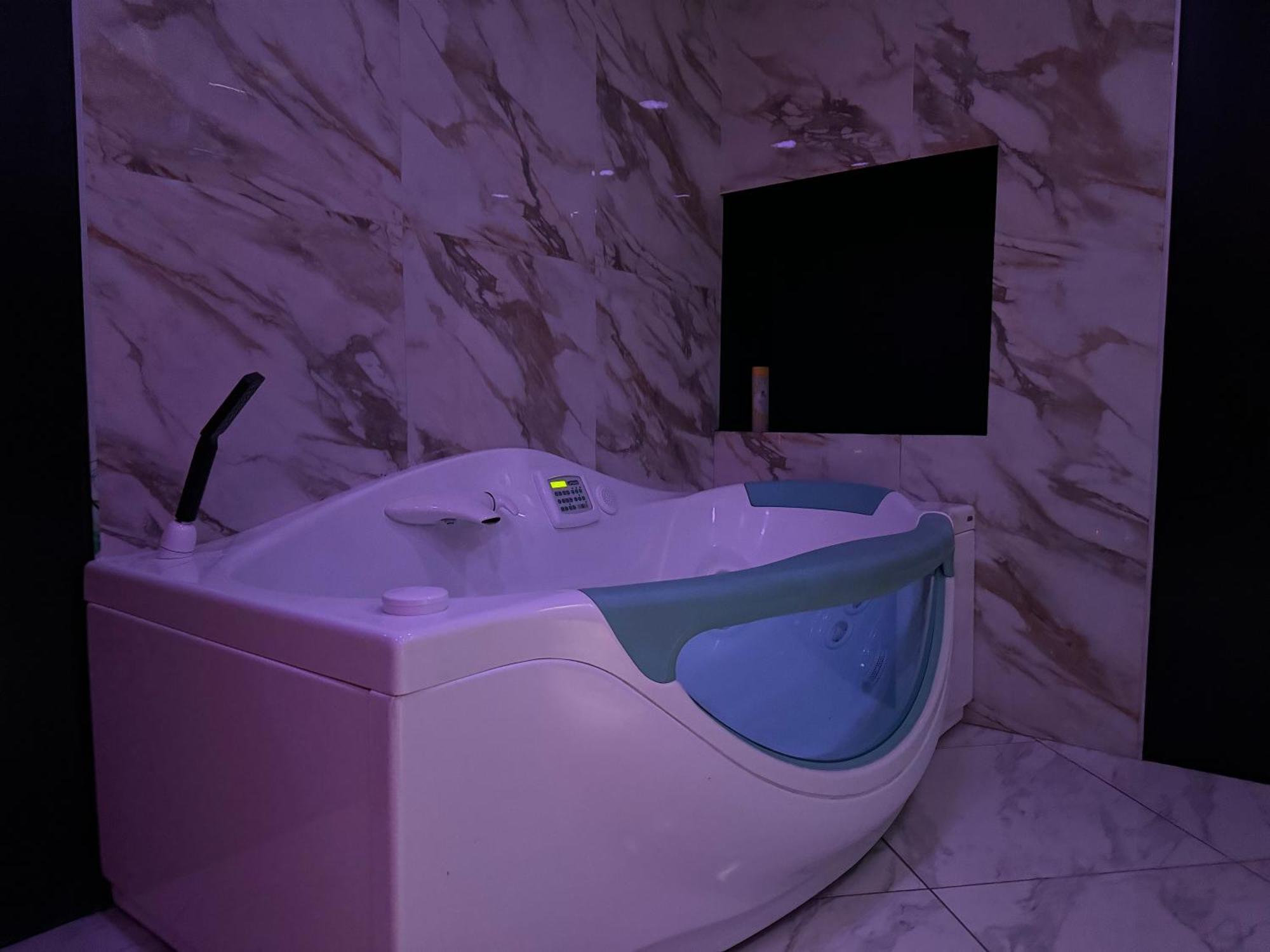 Maison Appartement Triplex Avec Jacuzzi Et Sauna Saint-Etienne  Luaran gambar
