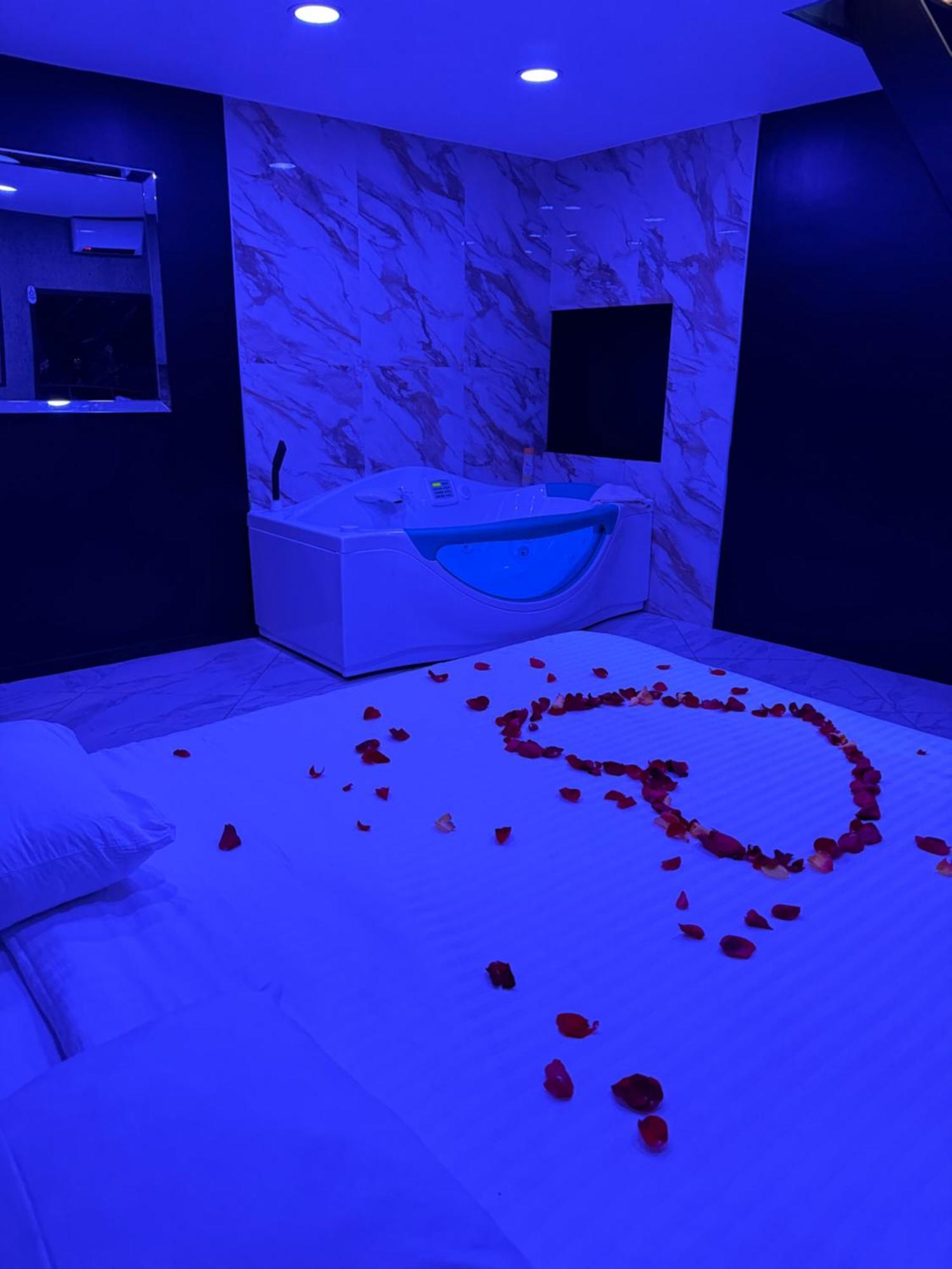 Maison Appartement Triplex Avec Jacuzzi Et Sauna Saint-Etienne  Luaran gambar