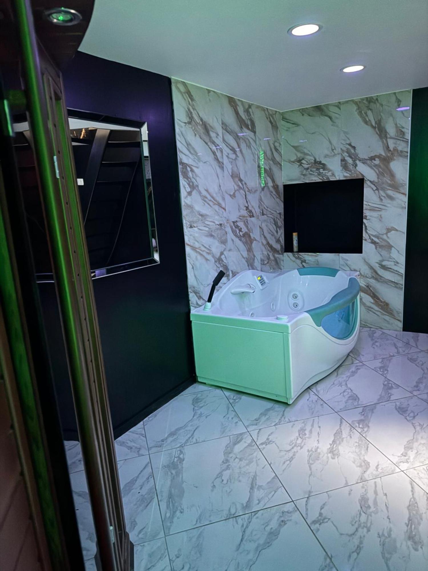Maison Appartement Triplex Avec Jacuzzi Et Sauna Saint-Etienne  Luaran gambar